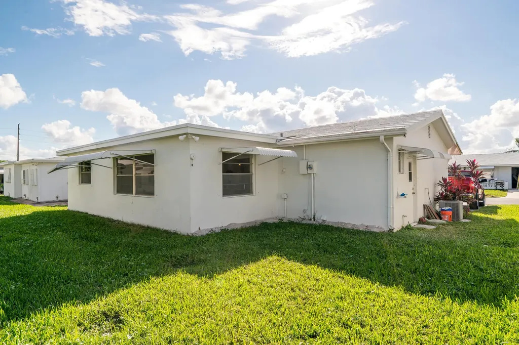 813 SW 5th Court Boynton Beach FL 33426