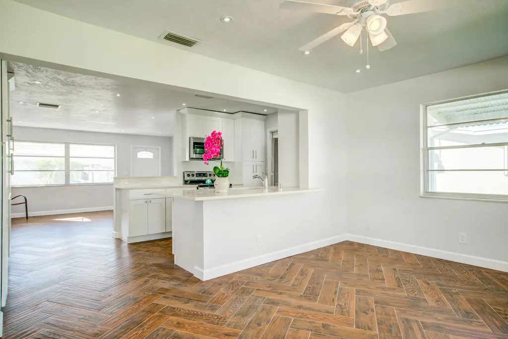 813 SW 5th Court Boynton Beach FL 33426