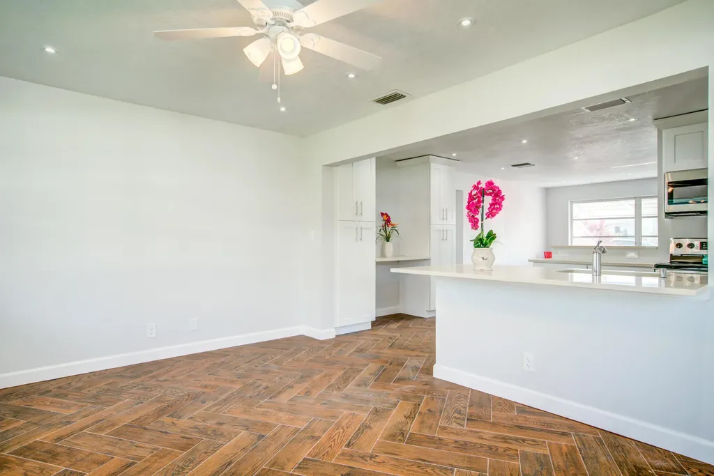 813 SW 5th Court Boynton Beach FL 33426