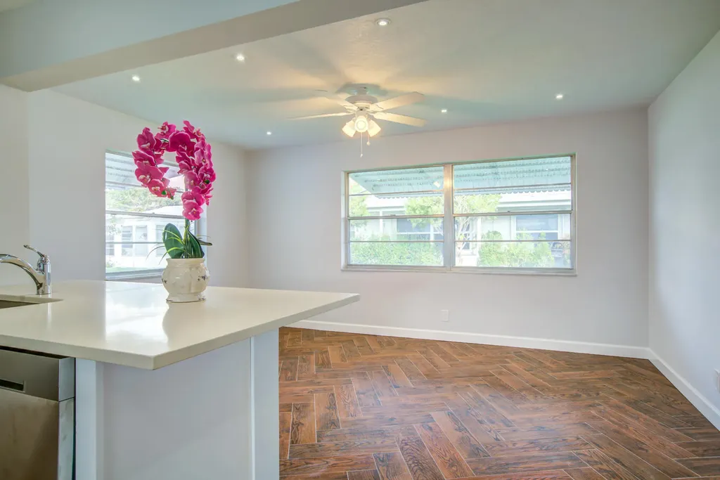 813 SW 5th Court Boynton Beach FL 33426