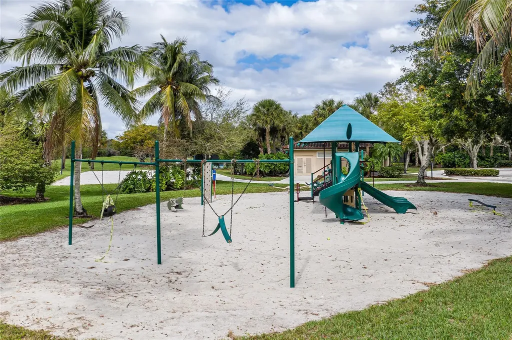 5704 NW 127th Terrace Coral Springs FL 33076