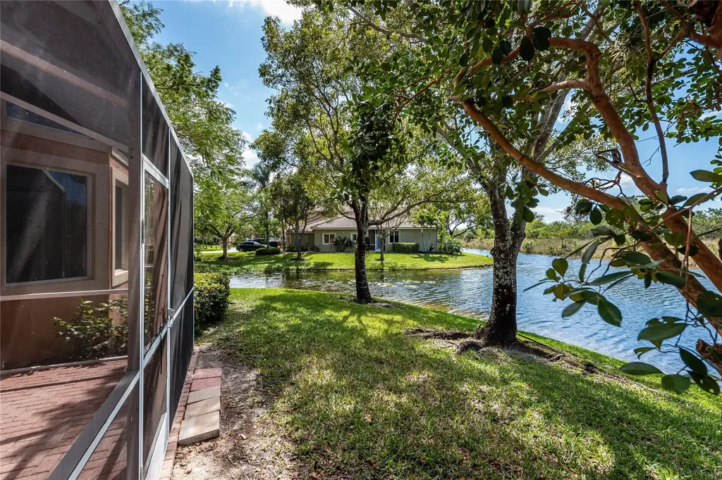5704 NW 127th Terrace Coral Springs FL 33076