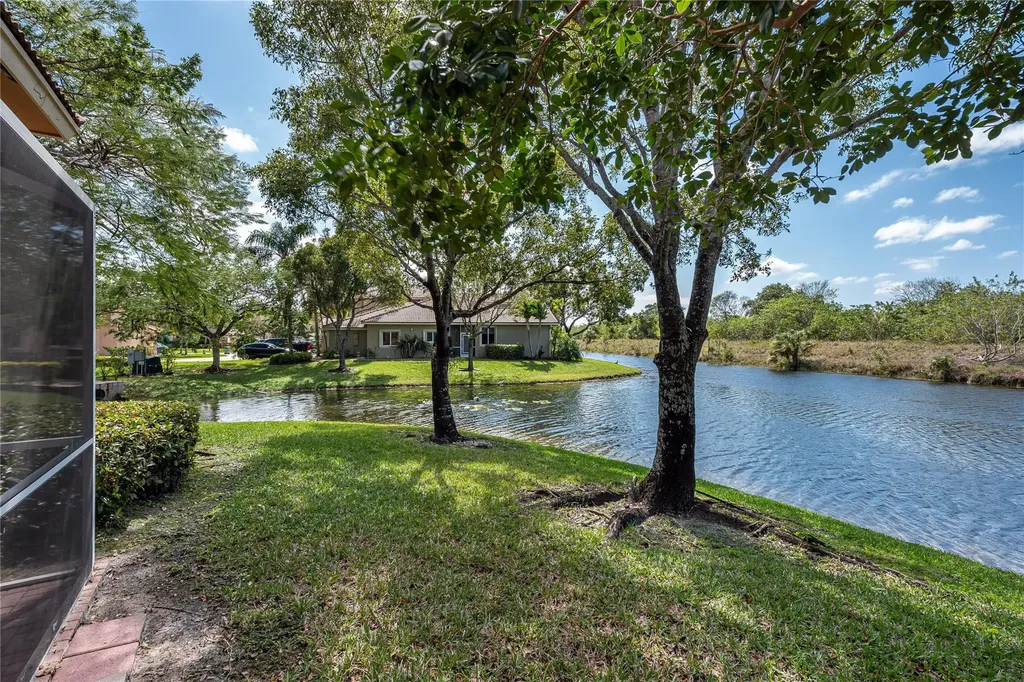 5704 NW 127th Terrace Coral Springs FL 33076