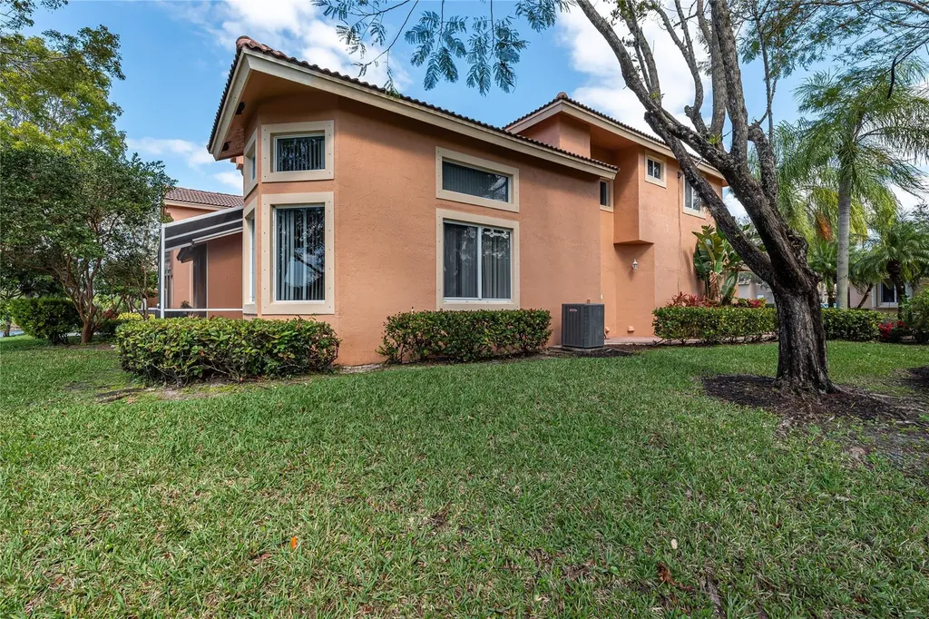 5704 NW 127th Terrace Coral Springs FL 33076