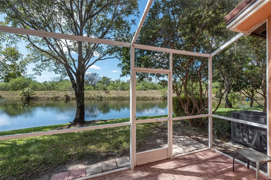 5704 NW 127th Terrace Coral Springs FL 33076