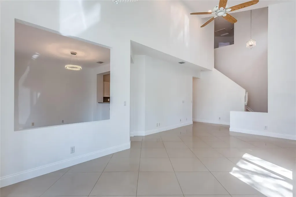 5704 NW 127th Terrace Coral Springs FL 33076