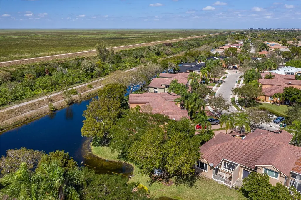 5704 NW 127th Terrace Coral Springs FL 33076