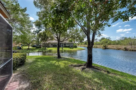 5704 NW 127th Terrace Coral Springs FL 33076