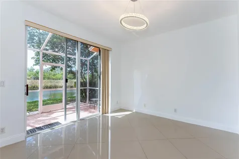 5704 NW 127th Terrace Coral Springs FL 33076