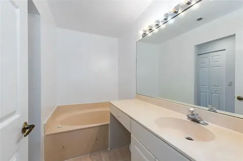 5704 NW 127th Terrace Coral Springs FL 33076