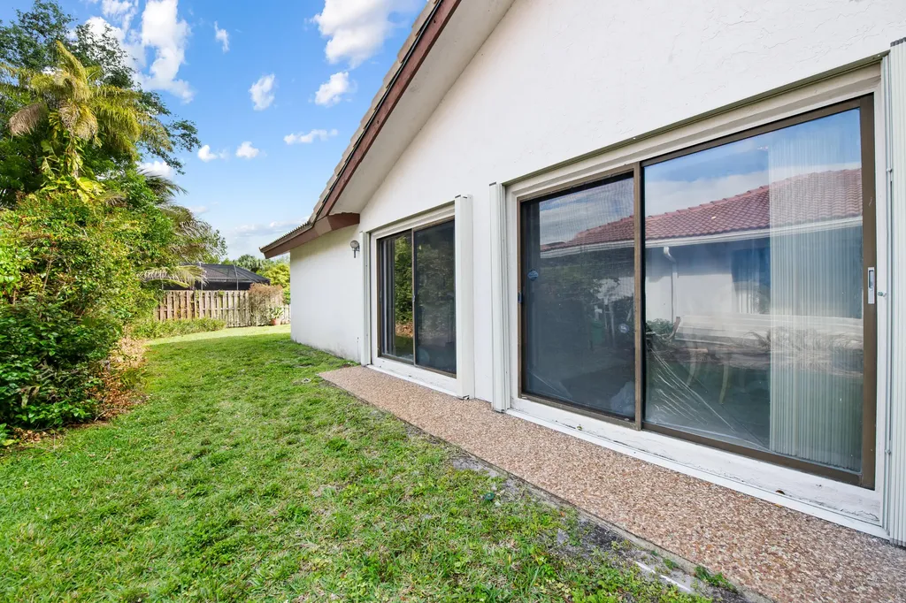 10960 NW 17th Place Coral Springs FL 33071