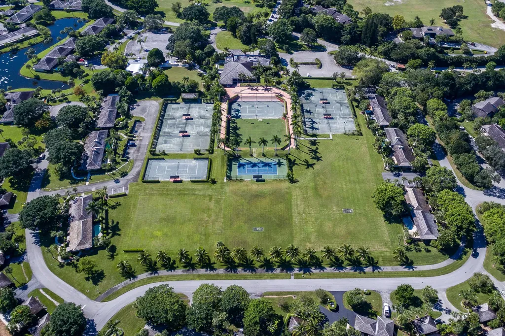 11863 Wimbledon Circle Wellington FL 33414