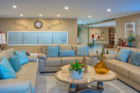 1461 S Ocean Boulevard Lauderdale By The Sea FL 33062