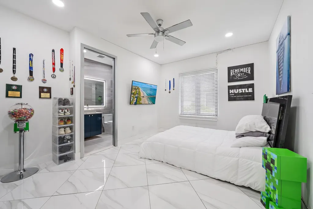 9475 Equus Circle Boynton Beach FL 33472