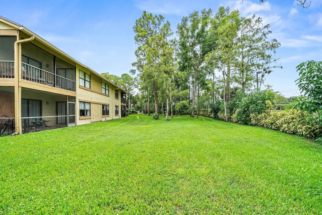 13105 Belhaven Court Wellington FL 33414