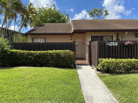 604 Sea Pine Way Greenacres FL 33415