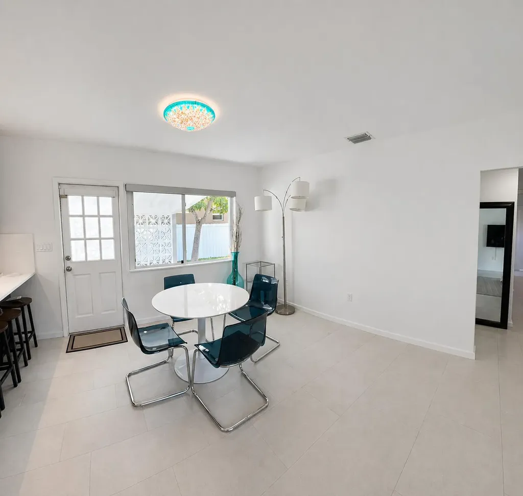 1107 S 15th Avenue Hollywood FL 33020