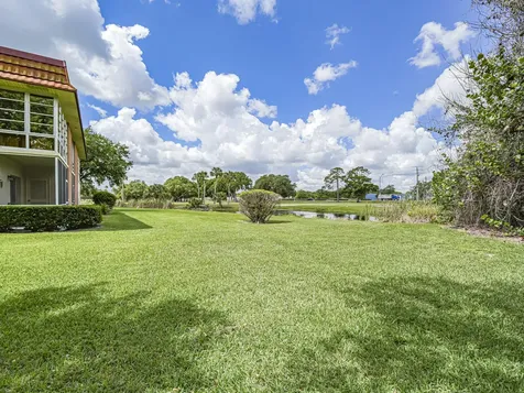 4 Vista Palm Lane Vero Beach FL 32962