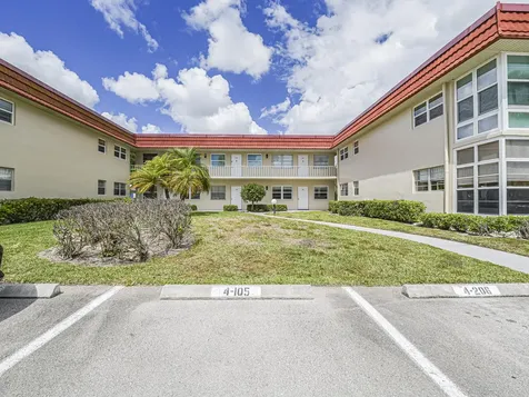 4 Vista Palm Lane Vero Beach FL 32962
