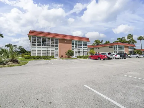 4 Vista Palm Lane Vero Beach FL 32962