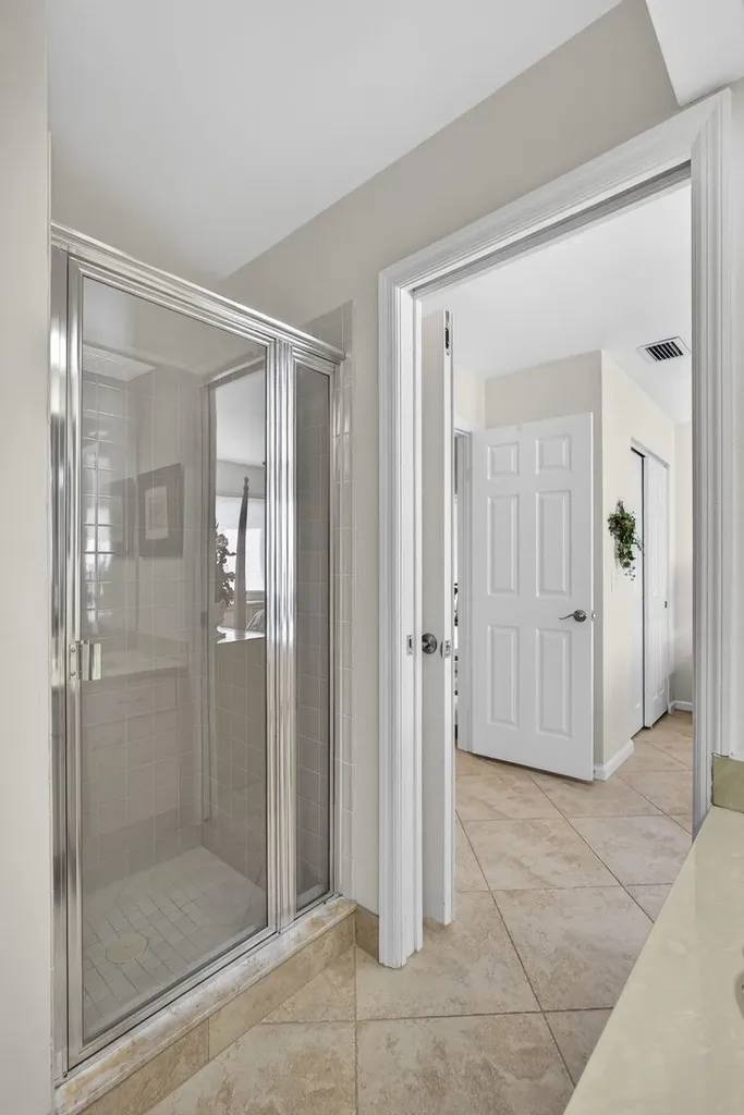 23 Lexington Lane W Palm Beach Gardens FL 33418
