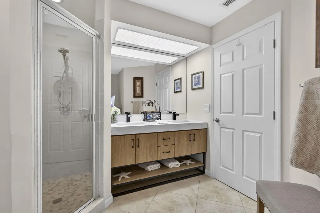 23 Lexington Lane W Palm Beach Gardens FL 33418