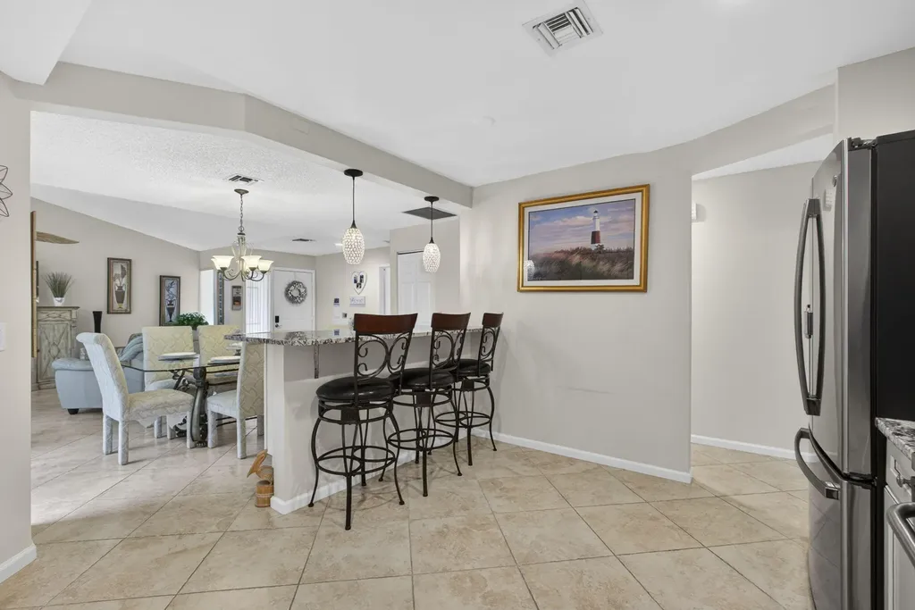 23 Lexington Lane W Palm Beach Gardens FL 33418
