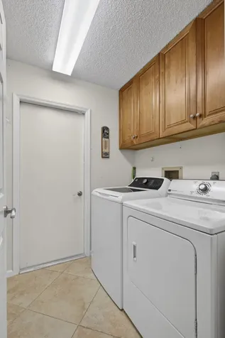 23 Lexington Lane W Palm Beach Gardens FL 33418