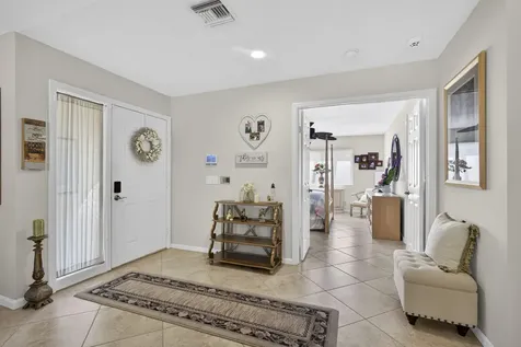 23 Lexington Lane W Palm Beach Gardens FL 33418