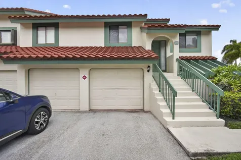 23 Lexington Lane W Palm Beach Gardens FL 33418