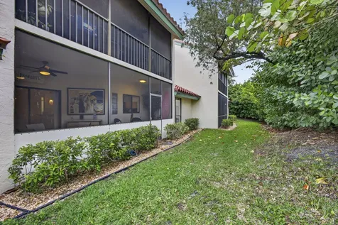 23 Lexington Lane W Palm Beach Gardens FL 33418