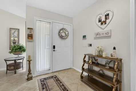 23 Lexington Lane W Palm Beach Gardens FL 33418