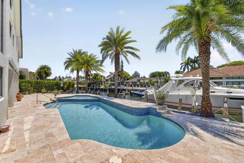 2920 NE 47th Street Lighthouse Point FL 33064
