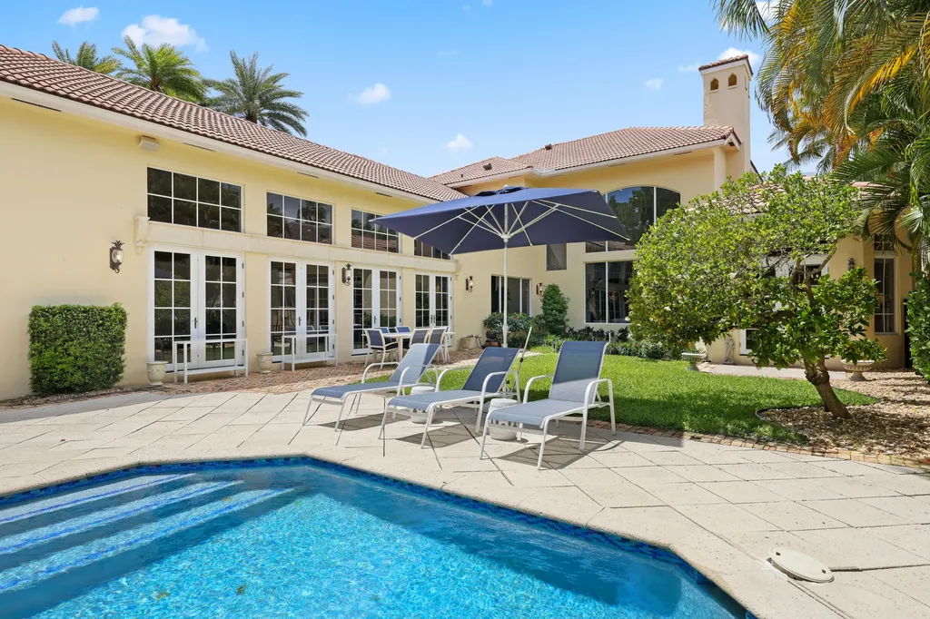 1019 Grand Court Highland Beach FL 33487