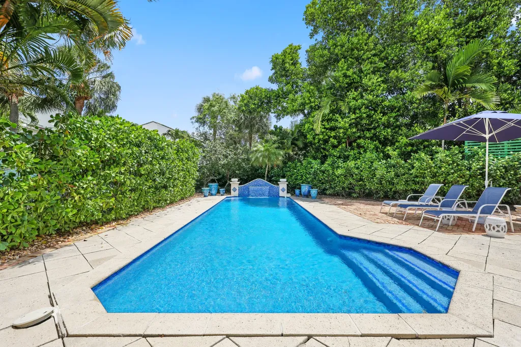 1019 Grand Court Highland Beach FL 33487