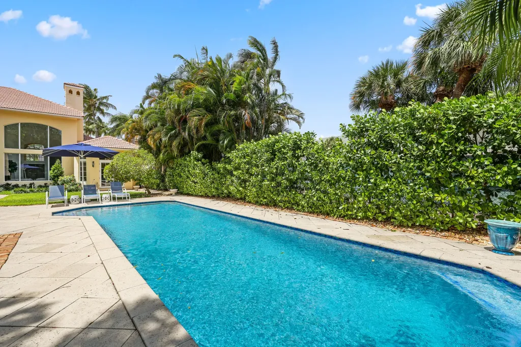 1019 Grand Court Highland Beach FL 33487