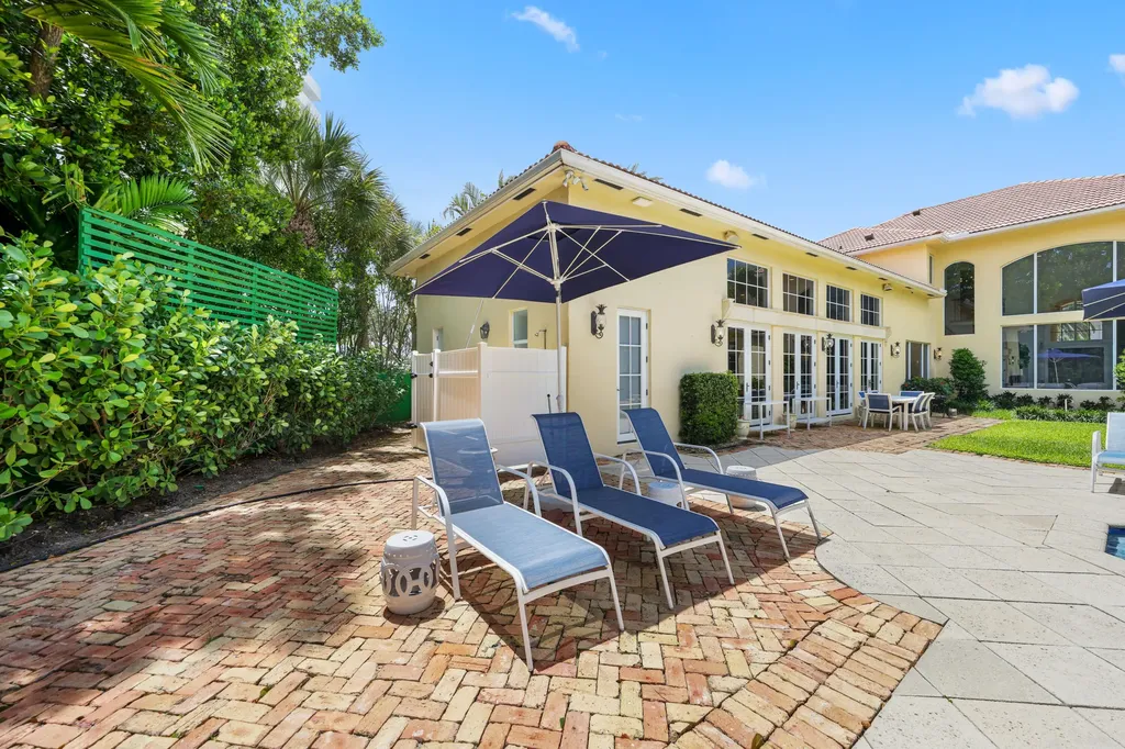 1019 Grand Court Highland Beach FL 33487