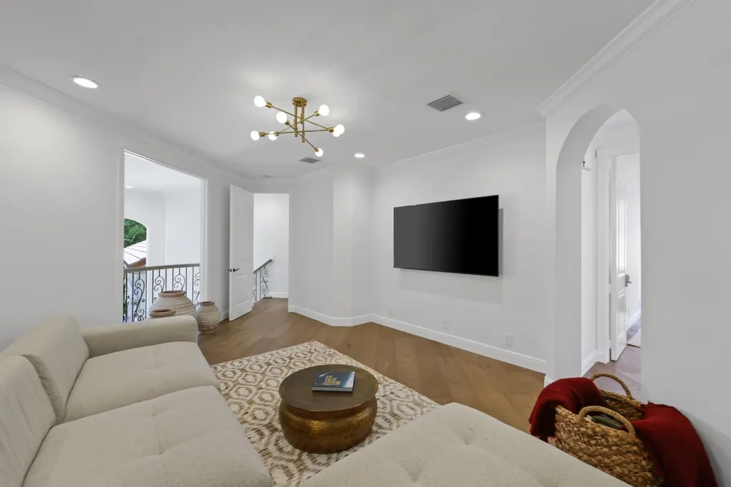 1019 Grand Court Highland Beach FL 33487