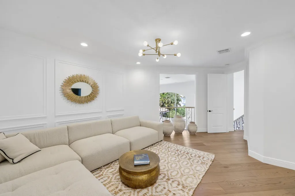 1019 Grand Court Highland Beach FL 33487