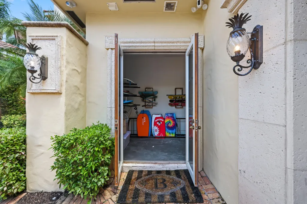 1019 Grand Court Highland Beach FL 33487