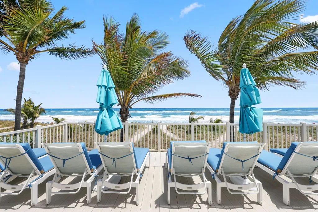 1019 Grand Court Highland Beach FL 33487