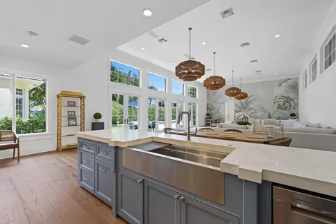 1019 Grand Court Highland Beach FL 33487