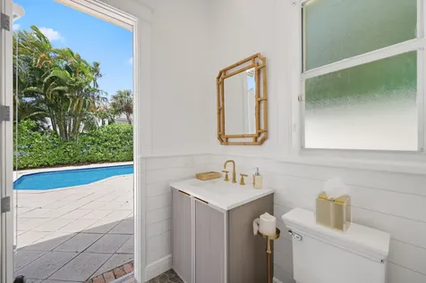 1019 Grand Court Highland Beach FL 33487