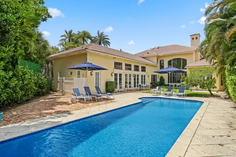 1019 Grand Court Highland Beach FL 33487