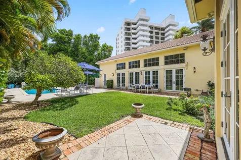 1019 Grand Court Highland Beach FL 33487