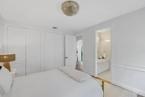 1019 Grand Court Highland Beach FL 33487