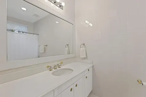 1019 Grand Court Highland Beach FL 33487