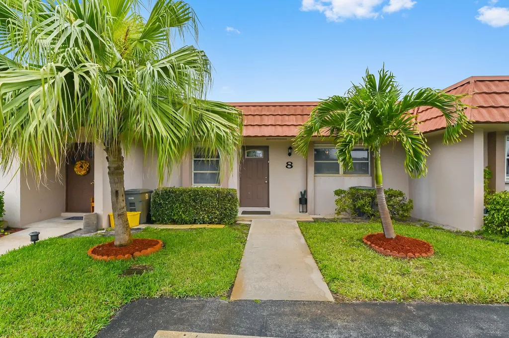5725 Fernley Drive E West Palm Beach FL 33415