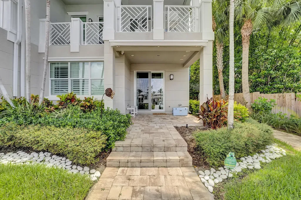 1045 Harbor Villas Drive North Palm Beach FL 33408