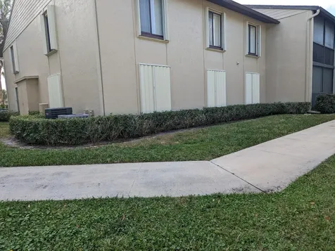 702 Sunny Pine Way Greenacres FL 33415
